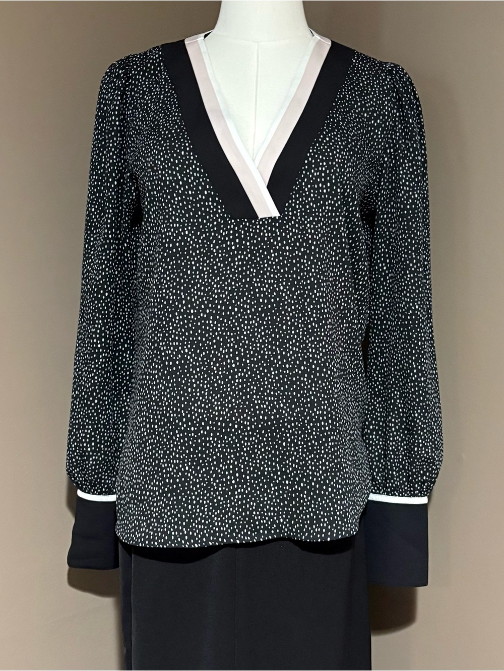 Express Blouse Womens Small Black White Micro Dot V-Neck Pink Trim Long Sleeve